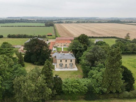 Substantial Country Home Set Within Stunning Grounds of circa 2 acres - Welby Warren Manor House - Grantham (NG32)